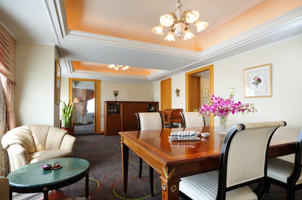 Hotel Emisia Sapporo Eksteriør billede A suite at the hotel